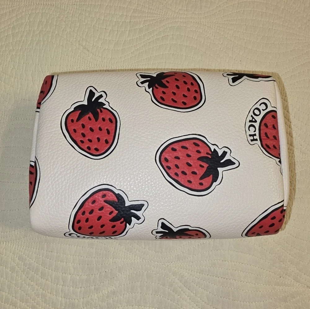 NWY Coach White Strawberry Print Ladies Leather Cosmetic Pouch